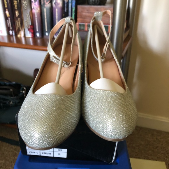 Sparkle! BNIB SZ 10 Silver Wedge with Ankle Strap - Picture 4 of 4